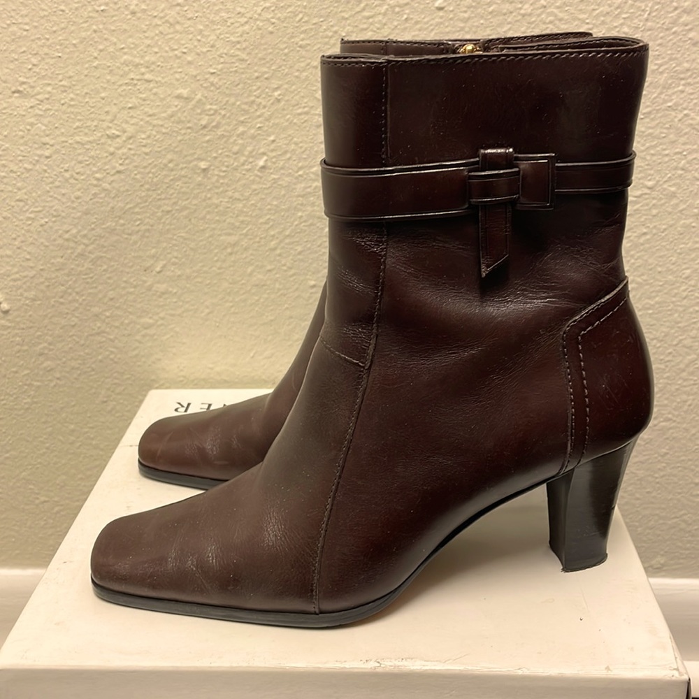 Brown Booties - Sz 8.5 - Practically Brand New - 2.5” Heel - Zip Up